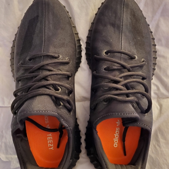 Yeezy Boost 350 V2 Mono Cinder - Picture 3 of 4